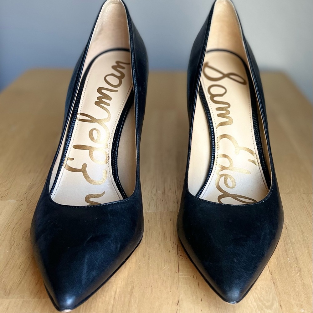Sam Edelman’s Black leather pumps
